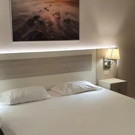 Apartment With Heated Pools In