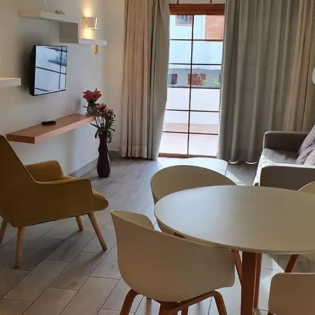 Apartment With Heated Pools In